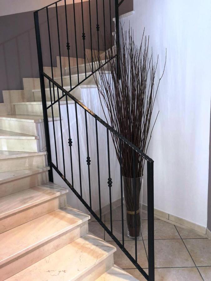 Appartement La Casa Di Pedro à Santa Maria Capua Vetere Extérieur photo